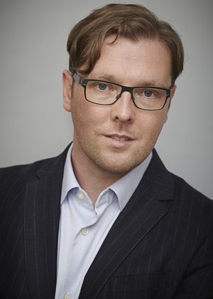 Damian Barr, photo by Jonathan Ring.jpg