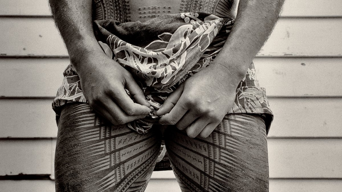 Greg Semu, Front of pe'a, Nouma Kiriau, 1994, gelatin silver print. Purchased 2019. Te Papa (TMP035038)